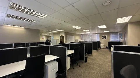 WhatsApp Image 2025-10-20 at 16.09.27 (4).